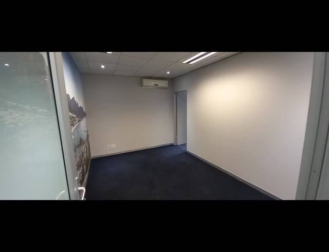 283M² OFFICE TO LET IN BRYANSTON